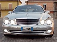 Usata Mercedes E270 Avantgarde 177 CV (130 kW) 2003 Grigio Berlina
