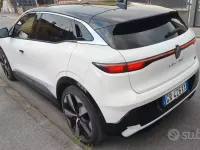 Usado Renault Megane E-Tech 55 kW (75 CV) 2023 Blanco SUV