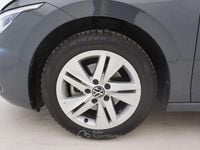 Usata VW Golf VIII Life 116 CV (85 kW) 2021 Gray Berlina