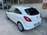 Usata Opel Corsa 86 CV (63 kW) 2011 Bianco Utilitaria