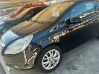 Usata Opel Corsa 75 CV (55 kW) 2009 Nero Utilitaria