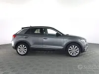 Usata VW T-Roc Advance 150 CV (110 kW) 2020 Indium greu metallizzato con tetto nero SUV