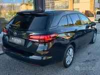 Käytetty Opel Astra Innovation 136 HP (100 kW) 2016 Musta Farmari