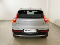 Usata Volvo XC40 Momentum 129 CV (94 kW) 2022 Glacier silver SUV