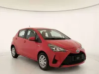 Usata Toyota Yaris Hybrid Active 73 CV (53 kW) 2017 Rosso Berlina