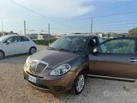 Usata Lancia Ypsilon 75 CV (55 kW) 2012 Marrone Utilitaria