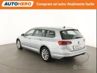 Usata VW Passat 150 CV (110 kW) 2023 Grigio Station wagon