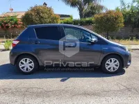 Usata Toyota Yaris Hybrid Active 73 CV (53 kW) 2019 Grigio Utilitaria