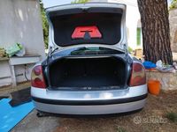 Usata VW Passat 101 CV (74 kW) 2003 Grigio Berlina