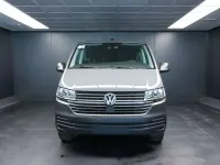 Usata VW Caravelle Trendline 110 CV (80 kW) 2022 Grigio pastello Furgone