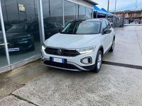 Usata VW T-Roc Life 110 CV (80 kW) 2024 Beige SUV