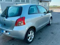 Usata Toyota Yaris 90 CV (66 kW) 2006 Grigio Berlina