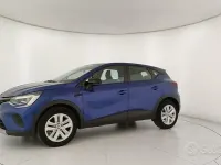 Begagnad Renault Captur Equilibre 101 HK (74 kW) 2024 Blå SUV