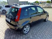 Usata Ford Fiesta Titanium 75 CV (55 kW) 2007 Nero Utilitaria