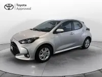 Usata Toyota Yaris Hybrid Active 116 CV (85 kW) 2021 Argento Berlina