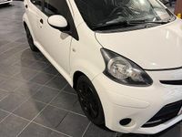 Usata Toyota Aygo 68 CV (50 kW) 2012 Bianco Utilitaria