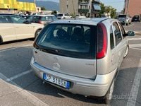 Usata Opel Corsa 69 CV (50 kW) 2004 Grigio Utilitaria