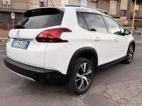 Usata Peugeot 2008 Allure 99 CV (72 kW) 2017 Bianco SUV