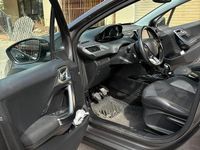 Usata Peugeot 2008 100 CV (73 kW) 2017 Grigio SUV