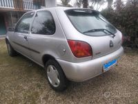 Usata Ford Fiesta 75 CV (55 kW) 1998 Grigio Utilitaria