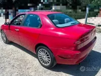 Usata Alfa Romeo 156 120 CV (88 kW) 2004 Rosso Berlina