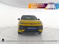 Nuova VW T-Roc R-line 150 CV (110 kW) 2026 Canary yellow nero SUV