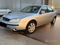 Usata Ford Mondeo 125 CV (91 kW) 2003 Grigio Berlina