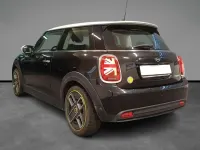 Usata Mini Cooper SE Classic 135 kW (184 CV) 2023 Midnight black ii Utilitaria