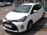 Usata Toyota Yaris Active 69 CV (50 kW) 2017 Bianco Berlina