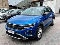 Usata VW T-Roc Life 150 CV (110 kW) 2023 Blu SUV