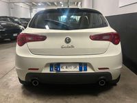 Usata Alfa Romeo Giulietta Distinctive 140 CV (102 kW) 2011 Bianco Utilitaria