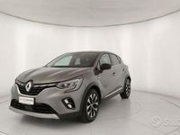 Usata Renault Captur Techno 160 CV (117 kW) 2022 Grigio SUV