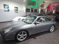 Usata Porsche 911 320 CV (235 kW) 2003 6b5grigio foca metallizzato ( Cabrio