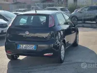 Usata Fiat Punto Lounge 75 CV (55 kW) 2015 Blu Utilitaria