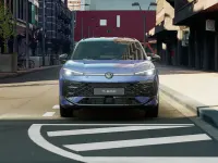 Nuova VW T-Roc R-line 150 CV (110 kW) 2026 Celestial blue metallizzato nero SUV