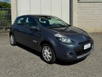 Usata Renault Clio II Dynamique 75 CV (55 kW) 2010 Grigio Berlina