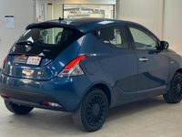 Usata Lancia Ypsilon Silver 69 CV (50 kW) 2022 Blu/azzurro Utilitaria