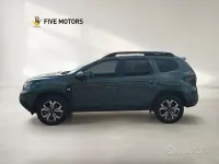 Usata Dacia Duster Journey 101 CV (74 kW) 2023 Verde SUV