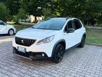 Usata Peugeot 2008 S 110 CV (80 kW) 2017 Bianco SUV
