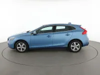 Usata Volvo V40 Momentum 150 CV (110 kW) 2016 Blu Station wagon