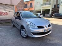 Usata Renault Clio II 75 CV (55 kW) 2007 Grigio Berlina