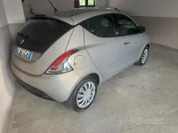 Usata Lancia Ypsilon Gold 69 CV (50 kW) 2014 Beige Utilitaria