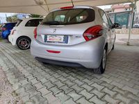 Usata Peugeot 208 68 CV (50 kW) 2017 Argento Utilitaria