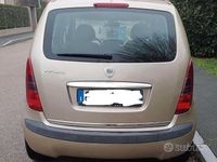 Usata Lancia Musa 95 CV (69 kW) 2005 Oro Monovolume