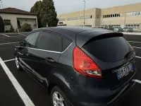 Usata Ford Fiesta Titanium 97 CV (71 kW) 2012 Blu/azzurro Berlina