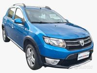 Usata Dacia Sandero Lauréate 90 CV (66 kW) 2014 Blu Berlina