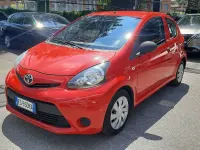 Usata Toyota Aygo 68 CV (50 kW) 2013 Rosso Utilitaria