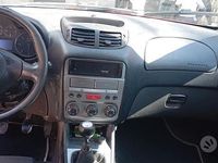 Usata Alfa Romeo 147 120 CV (88 kW) 2006 Rosso Utilitaria