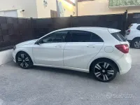 Usata Mercedes A200 136 CV (100 kW) 2013 Bianco Utilitaria