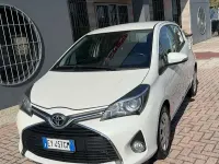 Usata Toyota Yaris Style 90 CV (66 kW) 2014 Bianco Utilitaria